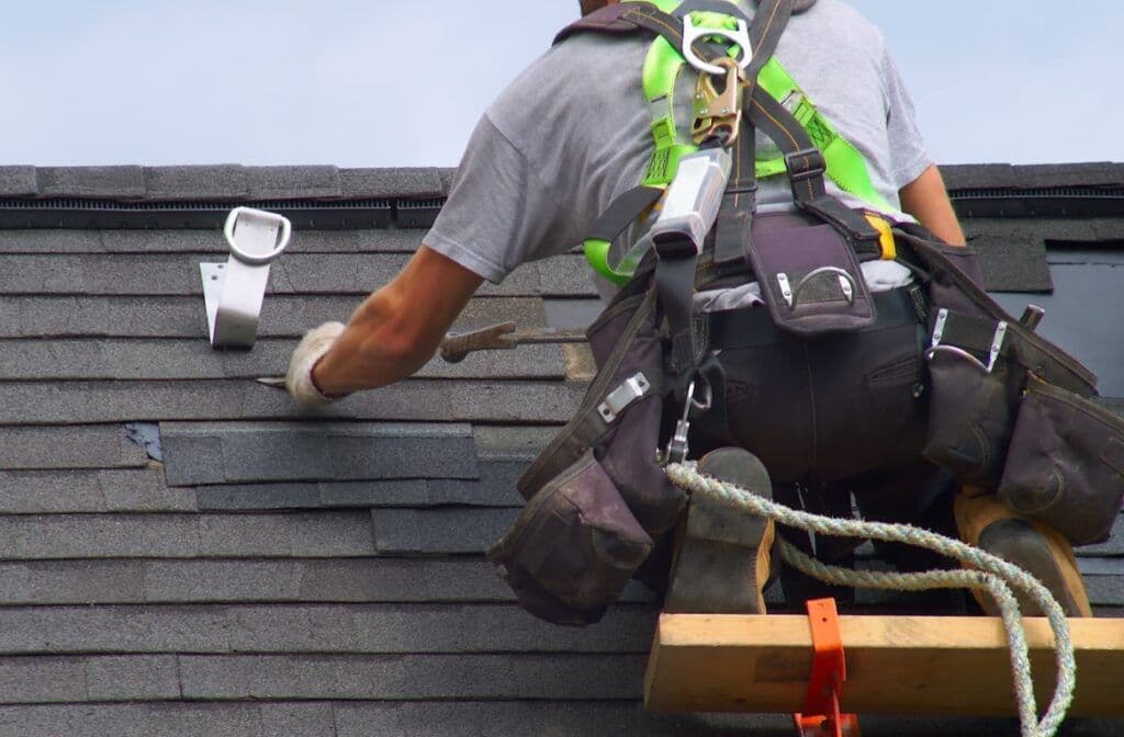 how-to-find-a-roofing-contractor-1024x672.jpg