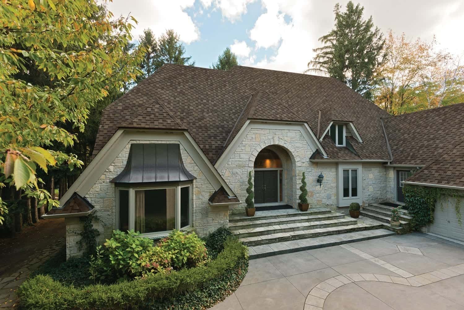 iko-armourshake-weathered-stone-house.jpg